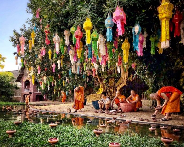 THAÏLANDE – TRADITIONS: Le 31 octobre, préparez vos Kratongs….avec distance !