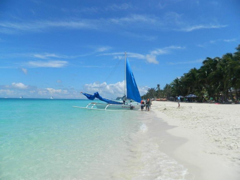 PHILIPPINES – TOURISME: Dans le centre de l’archipel, un tourisme évaporé