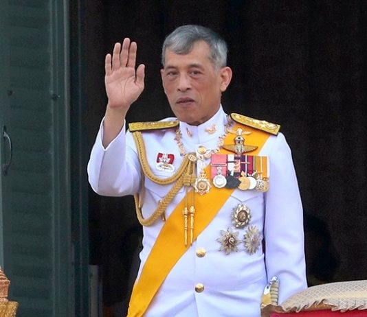 THAÏLANDE – POLITIQUE: Que s’est-il vraiment passé le 14 octobre entre les manifestants et le cortège royal ?