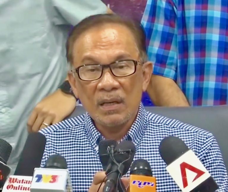 MALAISIE – POLITIQUE: Le roi de Malaisie continue de fermer la porte du pouvoir à Anwar Ibrahim