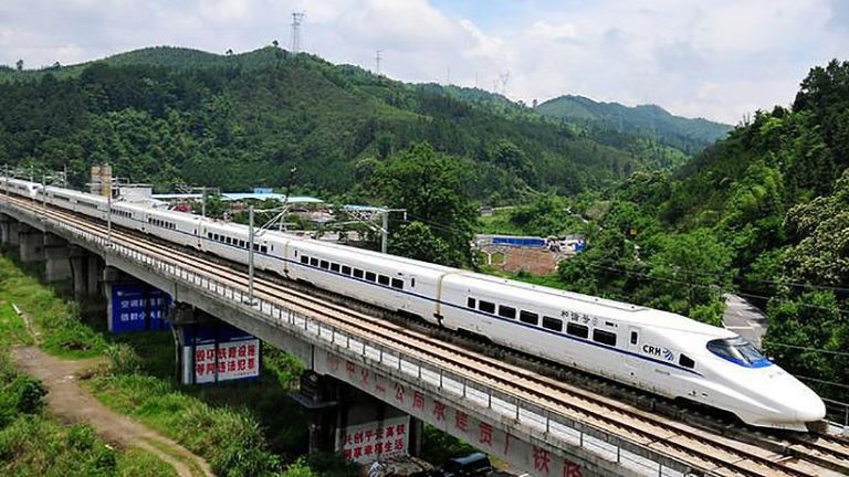 LAOS – TOURISME: Un train dans la jungle