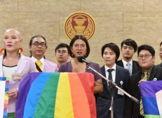THAILANDE – SOCIETE: Les LGBT thaïlandais au milieu du gué