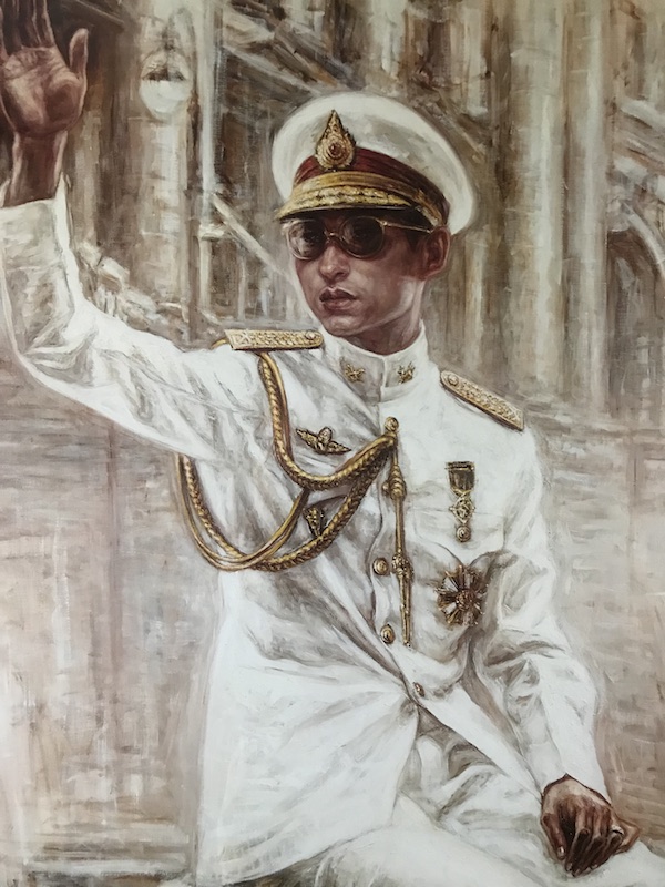 THAILANDE – HOMMAGE : Une Thaïlande vêtue de jaune le 13 octobre en mémoire du Roi Rama IX