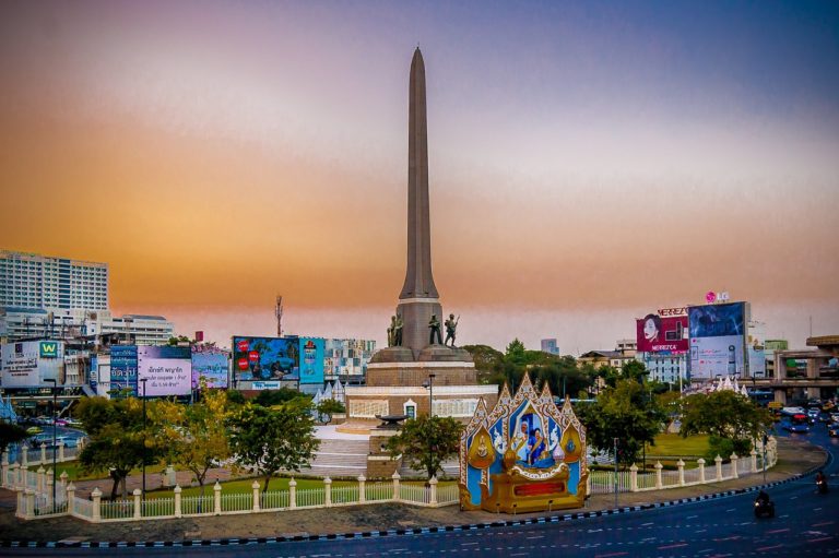 Thaïlande: conflit politique – Les rouges bloquent Victory Monument