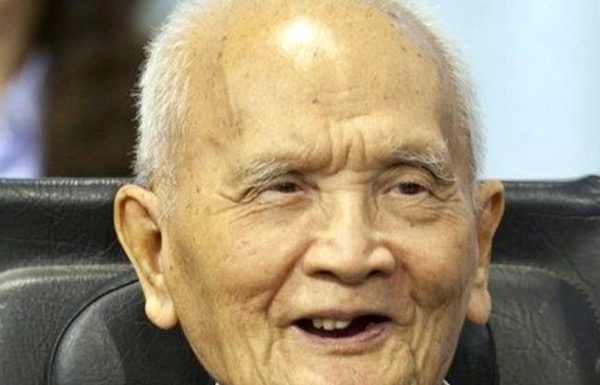 CAMBODGE – JUSTICE: Prison à vie pour les deux derniers dirigeants Khmers Rouges