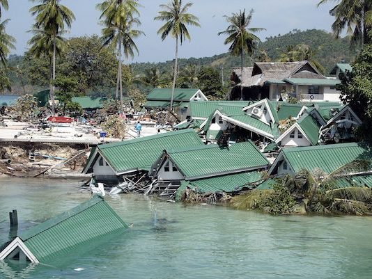 THAÏLANDE – CATASTROPHE : Le gouvernement veut des alertes et des exercices anti-tsunami Tsunami