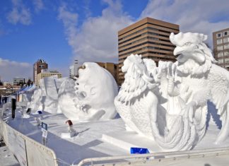 THAÏLANDE-JAPON : Des thaïlandais remportent le concours de sculpture sur neige à Hokkaïdo