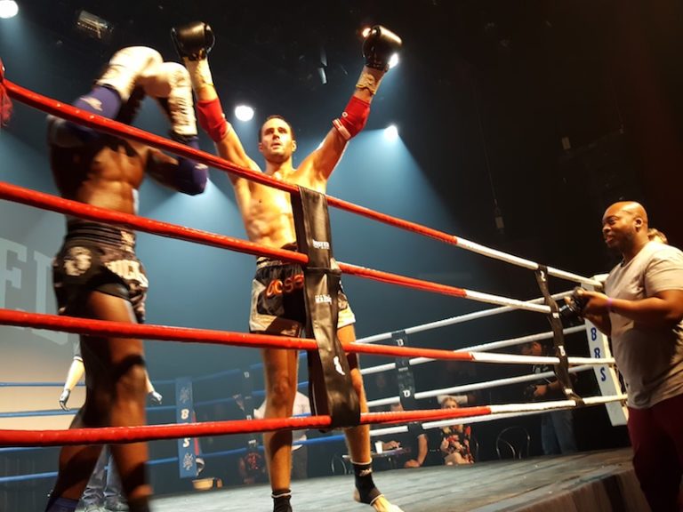 THAILANDE: Sept jours pour affronter un boxeur thaïlandais, le show TV «Amateur»