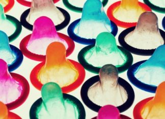 THAÏLANDE: La lutte contre les préservatifs trop grands est de nouveau déclarée