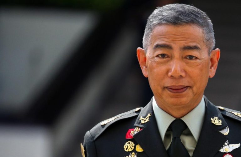 THAÏLANDE – POLITIQUE: Entre le chef de l’armée Apirat Kongsompong et l’avocat Arnon Nampha, la guerre est déclarée