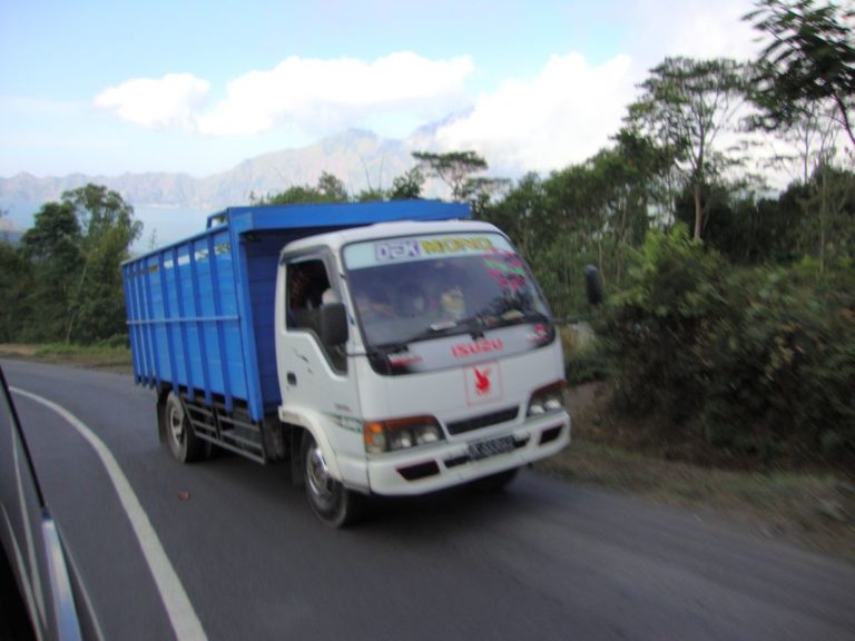 INDONÉSIE – BALI: Les chauffeurs routiers refusent de payer les tests Covid-19