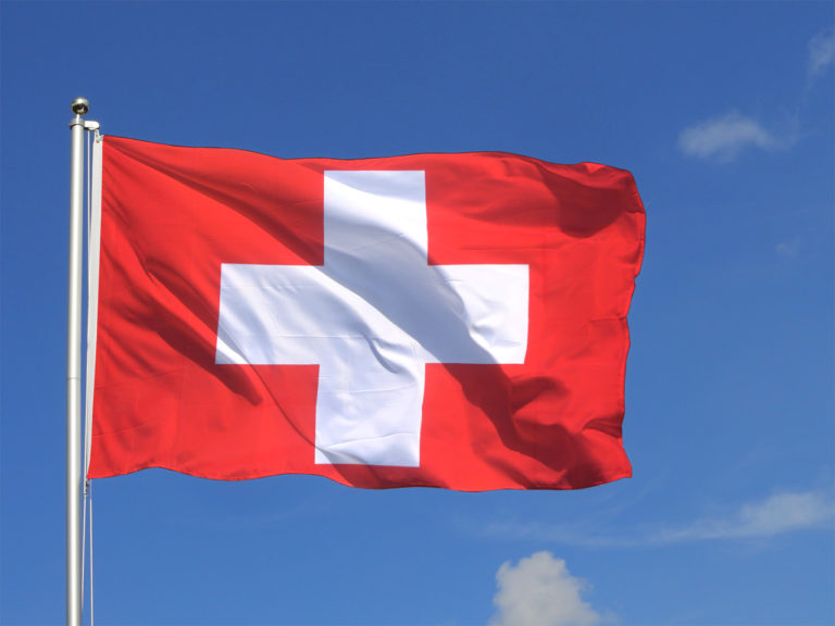 THAÏLANDE – SUISSE : Avoir un père et une mère suisse (adoptifs) en Thaïlande, c’est le pactole !