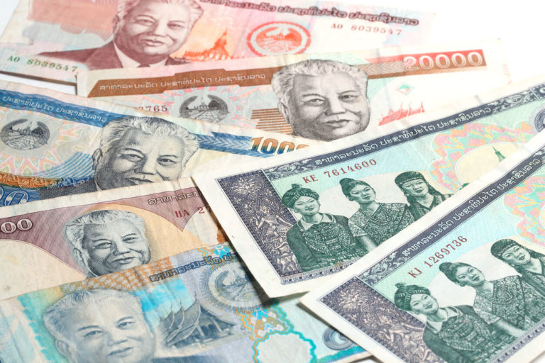 LAOS – ÉCONOMIE : L’effondrement du kip fait vaciller l’économie du Laos