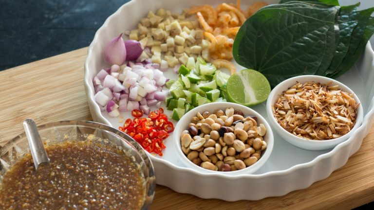 THAÏLANDE – CUISINE : Le  « miang kham » : zakouski thaï à déguster sans modération