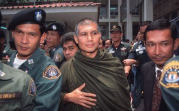 THAÏLANDE – HISTOIRE: En 1995, le bouddhisme thaïlandais secoué par un scandale sexuel