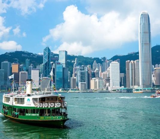 HONG KONG – EUROPE : « Un pays, deux systèmes », une fiction liberticide pour les Européens baie de Hong Kong