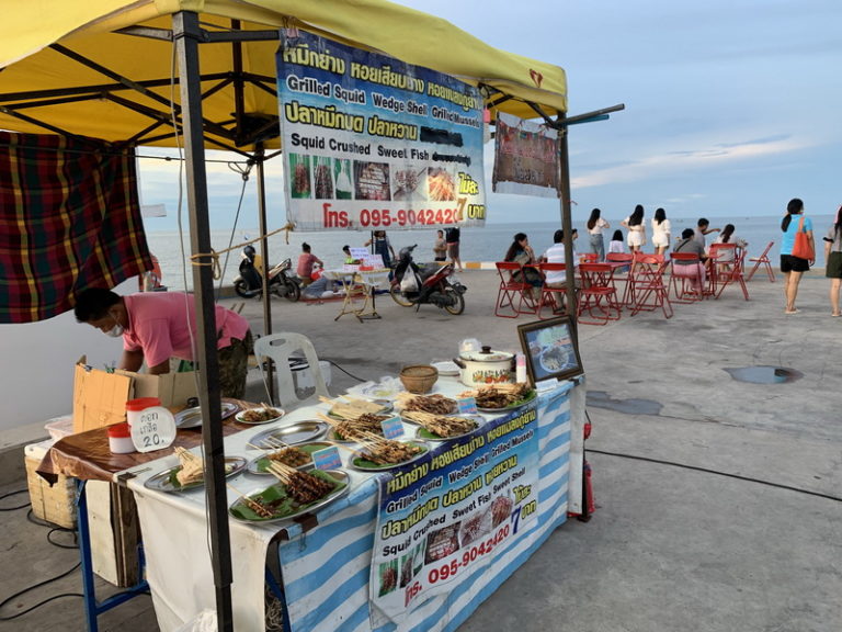 THAÏLANDE – CHRONIQUE : « Hua Hin : l’autre visage (2) Saphan Pla, quai de pêche »