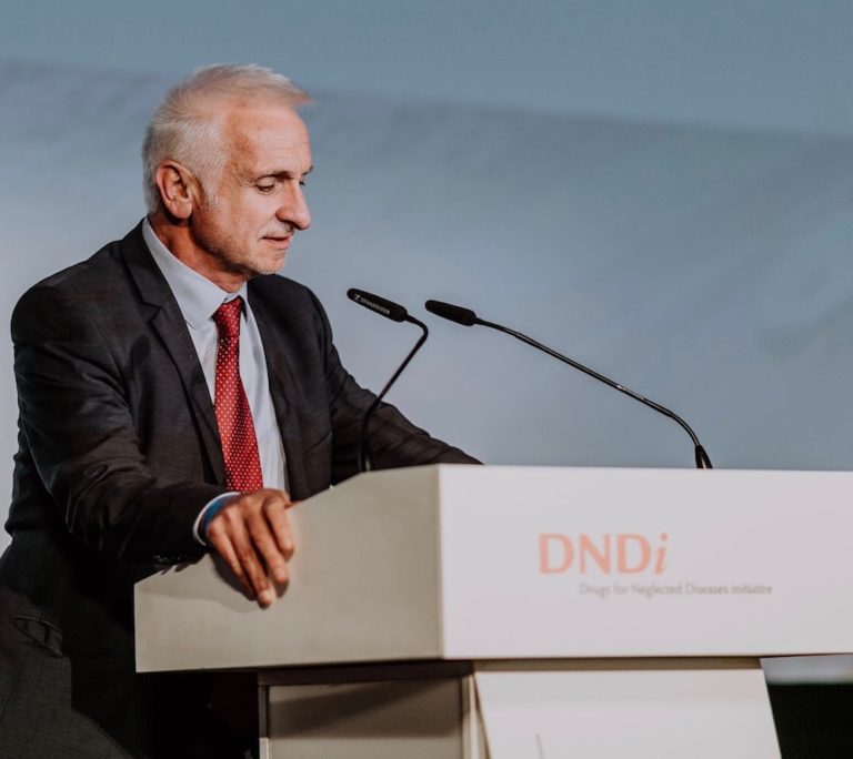THAÏLANDE – FRANCE: Le Prix Mahidol récompense le médecin Français Bernard Pécoul