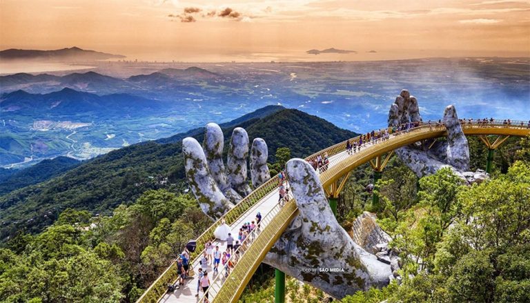 VIETNAM – TOURISME: Le golden bridge et les mains géantes, découvrez le pont le plus surprenant du Vietnam