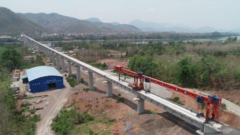 INFRASTRUCTURES: La première gare du chemin de fer sino-laotien est achevée
