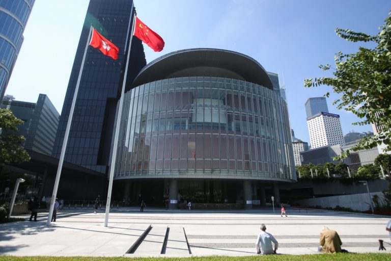 HONG KONG – EUROPE: L’UE dénonce la «disqualification» des députés de Hong Kong par la Chine
