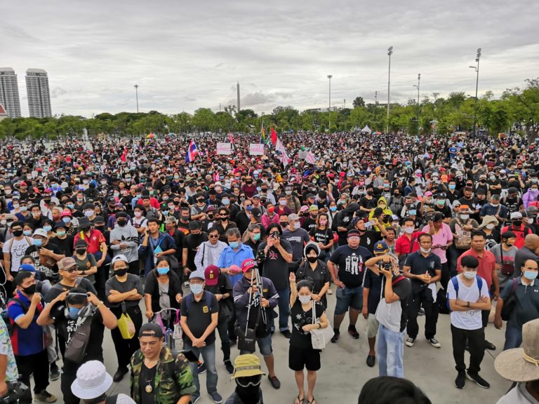 THAÏLANDE – POLITIQUE: Que s’est-il passé ce 14 octobre à Bangkok ? Le récit en images