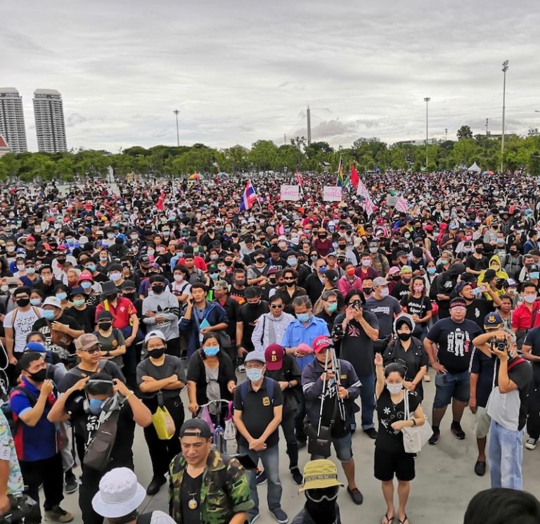 THAÏLANDE – POLITIQUE: La lutte continue, mais la paix l’emporte dans le duel étudiants-gouvernement