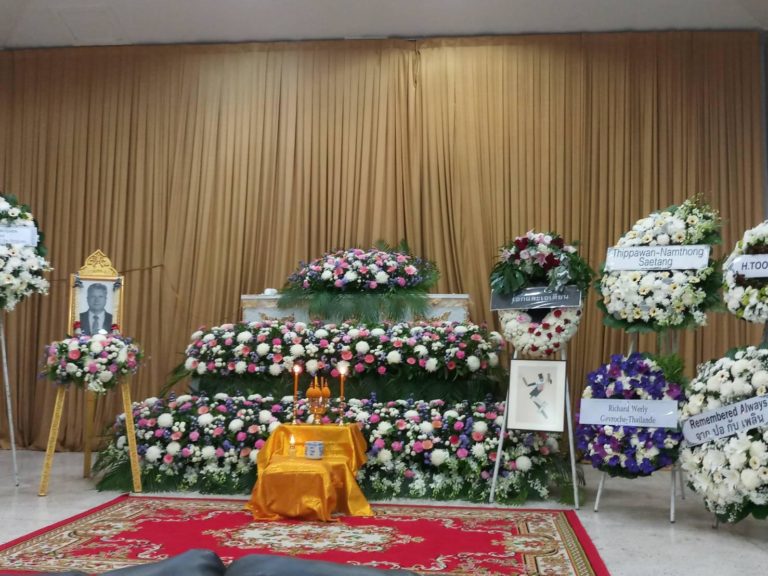 THAÏLANDE – DISPARITION: Au Wat Thanthong à Sukhumvit, l’adieu à l’ami Jacques Bekaert