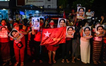 BIRMANIE – POLITIQUE: Le parti d’Aung San Suu Kyi revendique une victoire «éclatante» élection en Birmanie