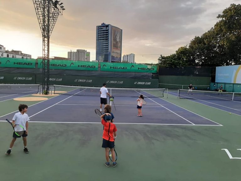 BANGKOK – SPORT : Inscriptions ouvertes pour les camps de tennis du Smash Club pendant les vacances