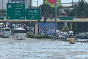 THAÏLANDE: Les photos de Pattaya noyée sous des trombes d’eau