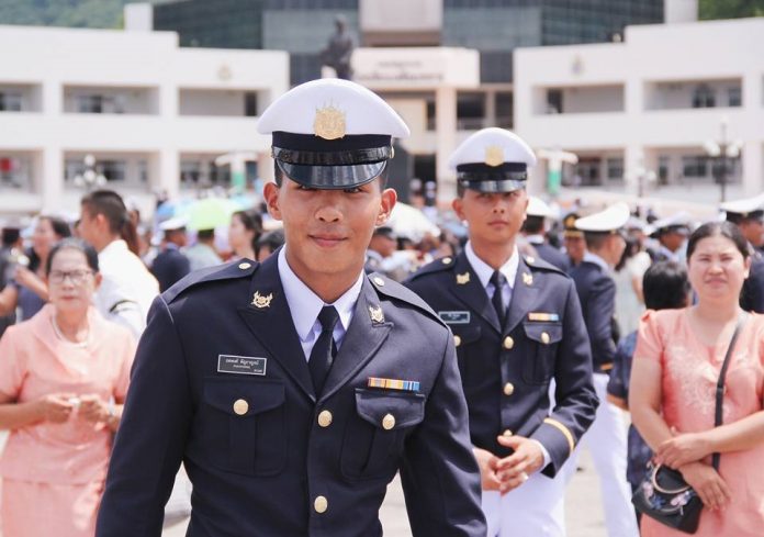 THAÏLANDE – POLITIQUE: Dans les rangs de l’armée et de la police, une colère démocratique