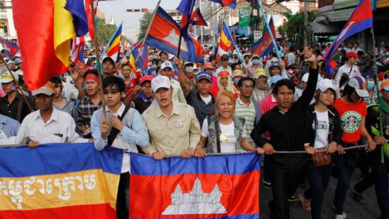 CAMBODGE – POLITIQUE: Hun Sen, un homme fort toujours confronté à la soif de changement