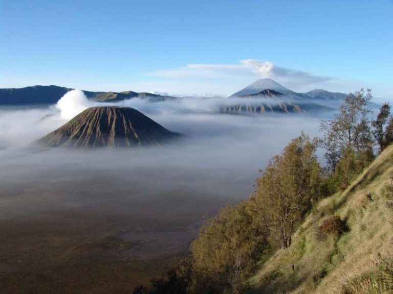 INDONÉSIE – TOURISME : Sur les pentes du Mont Bromo