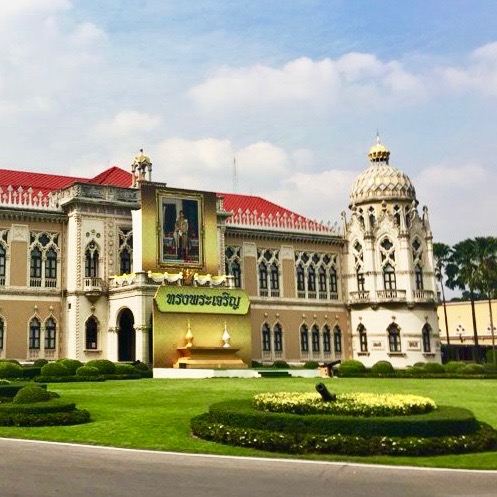 THAÏLANDE – CORONAVIRUS: La ruée sur les 5000 bahts mensuels promis par le gouvernement
