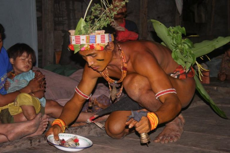 INDONÉSIE – REPORTAGE : Expédition en terre Mentawaï