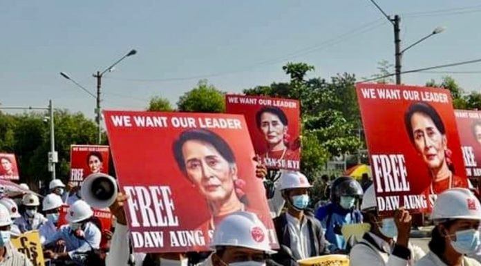 Aung San Suu Kyi liberté