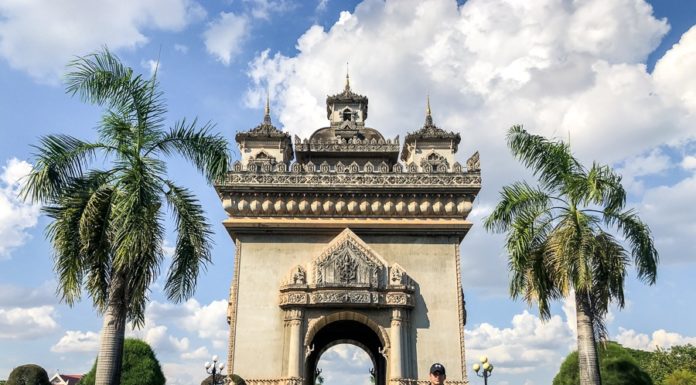 LAOS – CORONAVIRUS: Les Français du Laos peuvent solliciter une aide d’urgence Patuxai arche de la victoire