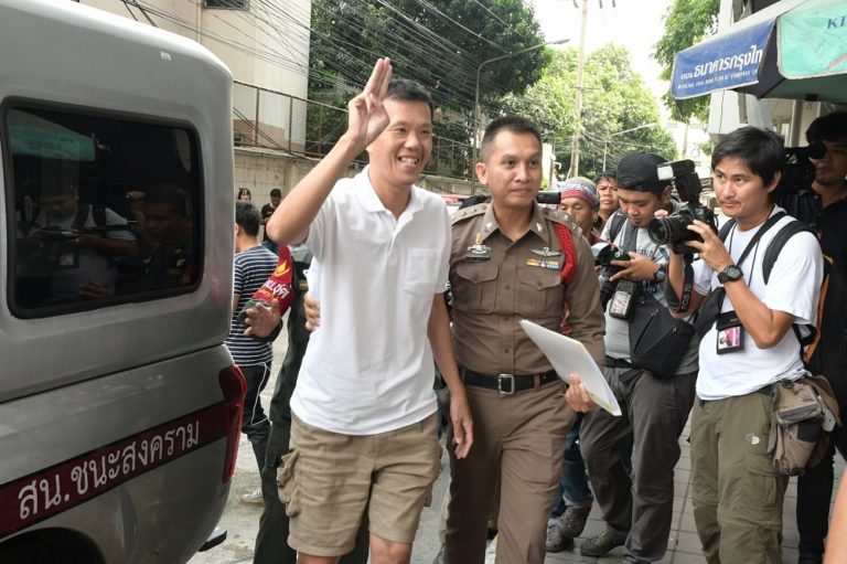 RENCONTRE Ekachai Hongkangwang, le poil à gratter de la junte militaire en Thaïlande