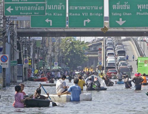 THAÏLANDE – INONDATIONS : Le gouverneur Aswin s’engage à mettre fin aux inondations de Bangkok inondations Bangkok