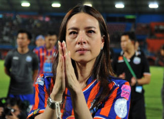 THAILANDE: «Madame Pang», cheffe de l’équipe de football féminine battue en France