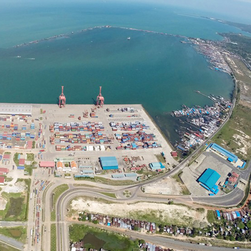 CAMBODGE: Sihanoukville, port-poubelle pour les déchets internationaux