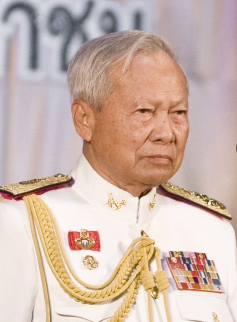 THAÏLANDE: Avec Prem Tinsulanonda, un pilier du royaume disparaît