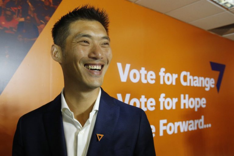 THAÏLANDE: Le leader du Future Forward Party suspendu de la chambre des députés