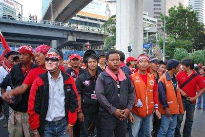 Thaïlande: Motos-taxis, mafia et politique