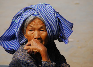 CAMBODGE – CORONAVIRUS: Le khrama cambodgien, idéal pour confectionner des masques