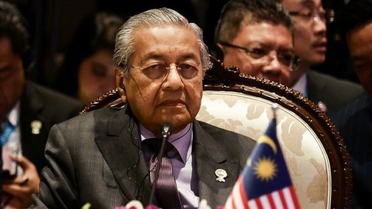 MALAISIE – POLITIQUE : L’ancien premier ministre Mahathir Mohammad démarre l’année à l’hôpital