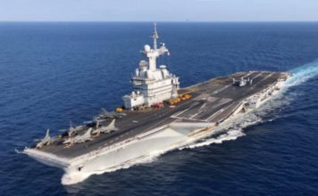 FRANCE-SINGAPOUR: Le porte-avions Charles de Gaulle ouvre ses soutes aux visiteurs