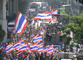 THAÏLANDE – POLITIQUE: La mémoire des «chemises rouges», ce douloureux fantôme thaïlandais