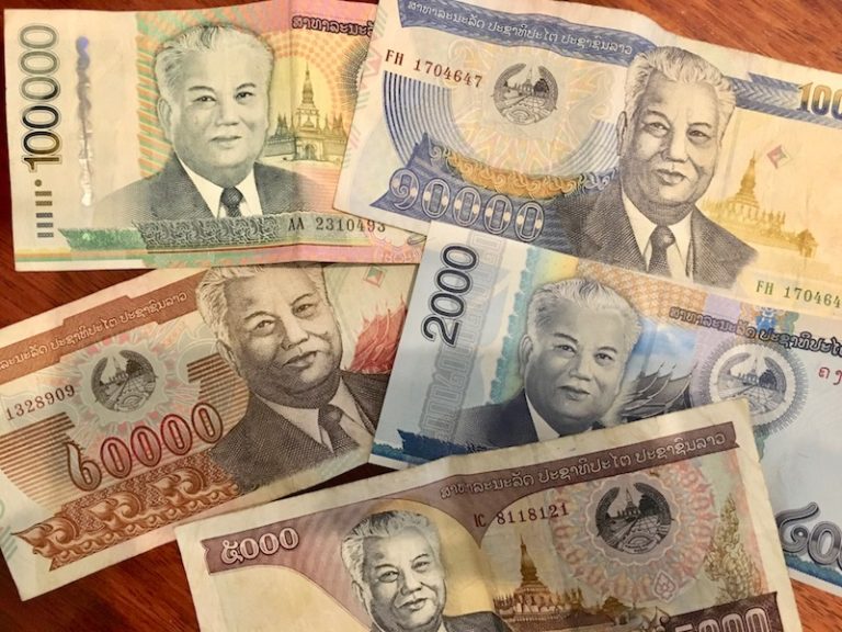 LAOS – ÉCONOMIE : La monnaie laotienne tombe à son plus bas niveau depuis 15 ans